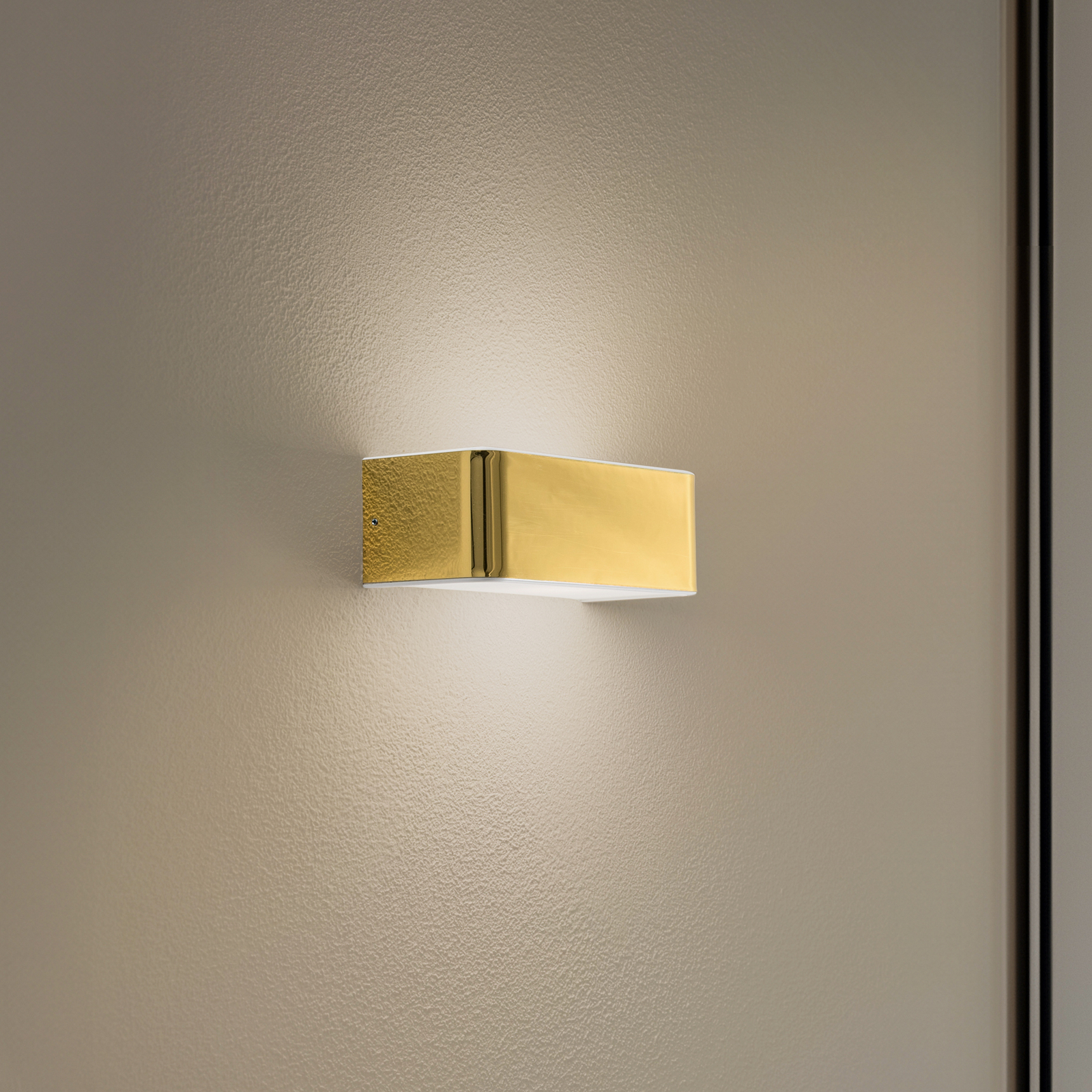 Rauma wall light, brass, width 20 cm